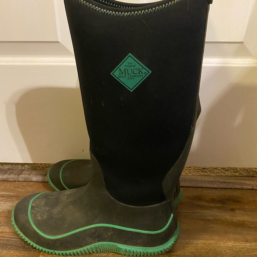 Muck boots black and aqua